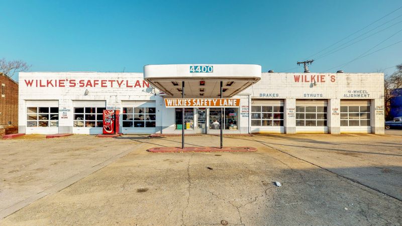4400 Charlotte Ave, Nashville, TN 37209