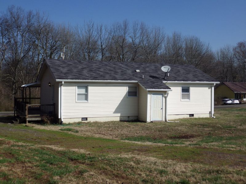 123 Stonegate Dr, Gallatin, TN 37066