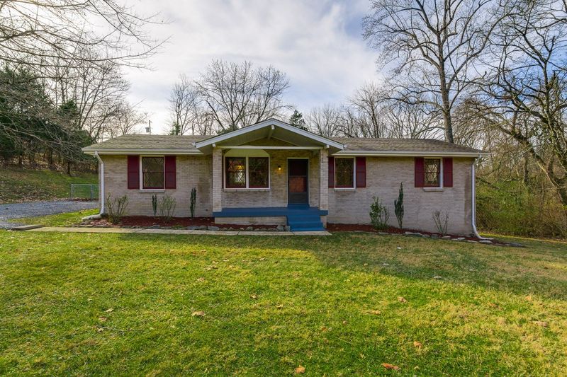 271 Lake Forest Dr, Mount Juliet, TN 37122