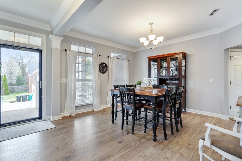 1039 Tanyard Springs Dr, Spring Hill, TN 37174