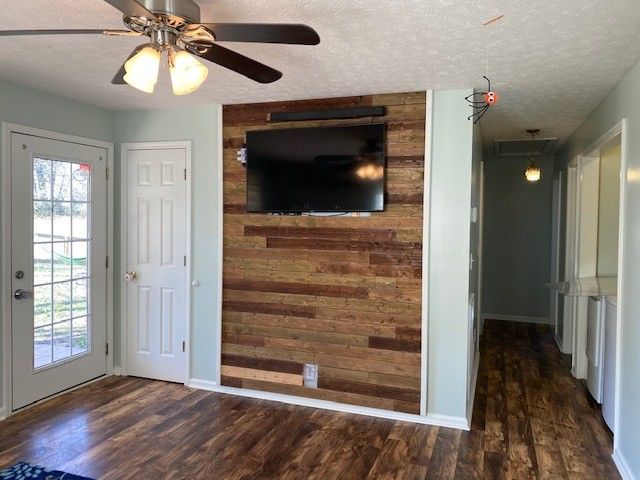 1929 Old County House Rd, White Bluff, TN 37187