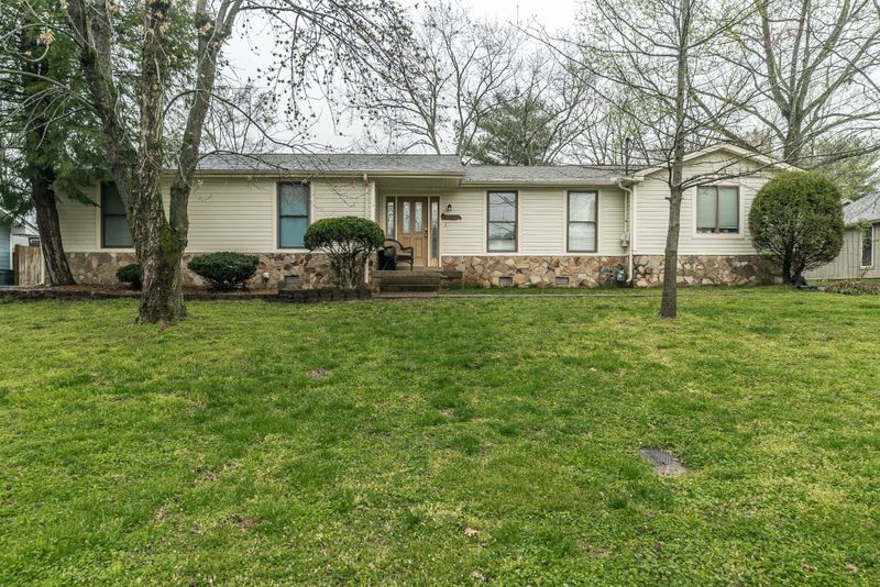 509 Dutchmans Dr, Hermitage, TN 37076