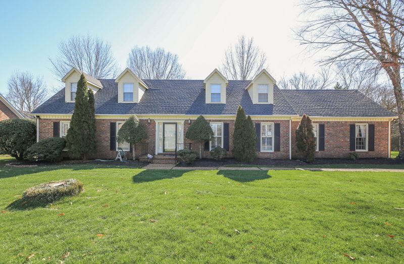 411 Regal Dr, Murfreesboro, TN 37129