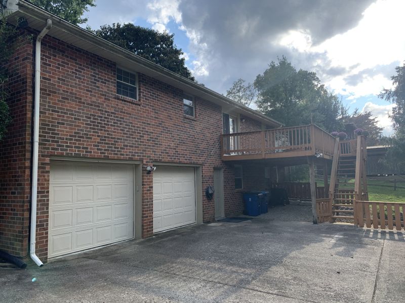 313 Hickory Dr, Old Hickory, TN 37138