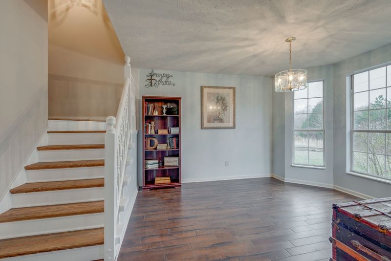 2394 White Bluff Rd, Burns, TN 37029