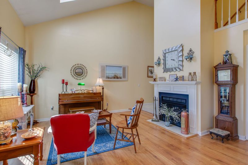 631 Bluff View Dr, Pegram, TN 37143