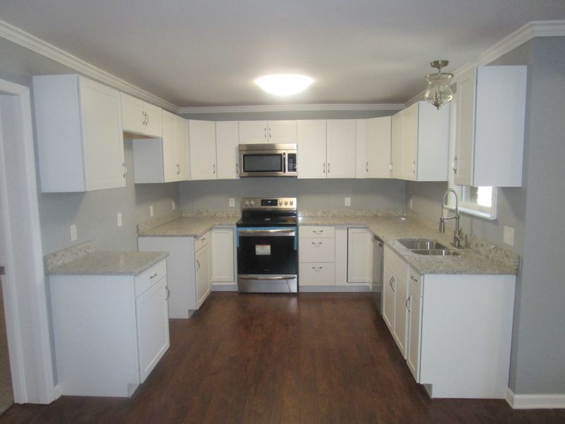 2426 Mimosa Ct, Murfreesboro, TN 37127
