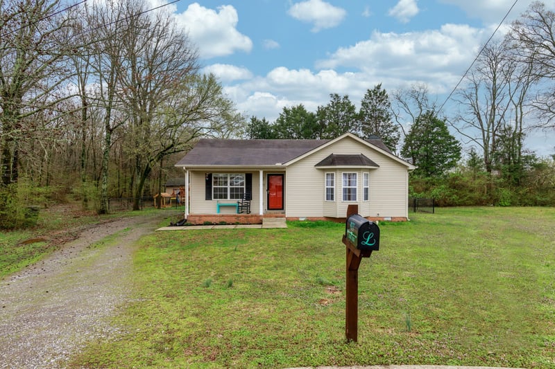 1921 Ozark Ct, Murfreesboro, TN 37127