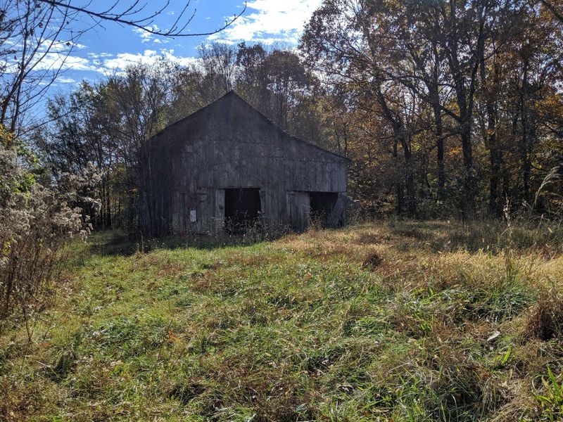 870 Bloom Landing Rd, Charlotte, TN 37036