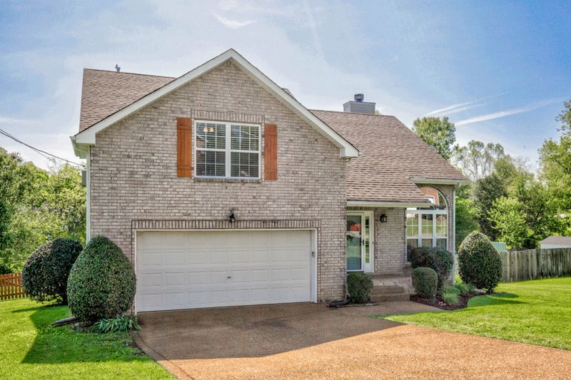 1008 Burnham Cir, Hendersonville, TN 37075