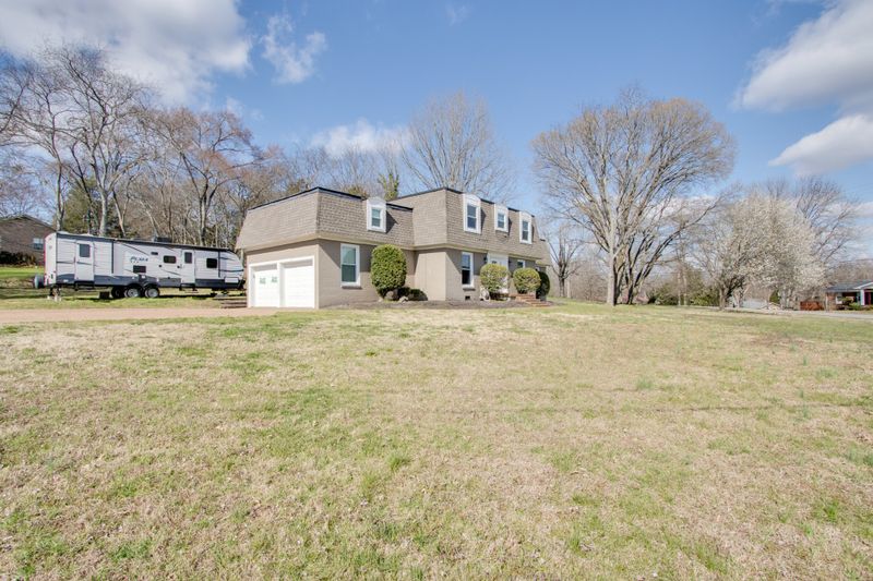 1810 Indian Hills Rd, Lebanon, TN 37087
