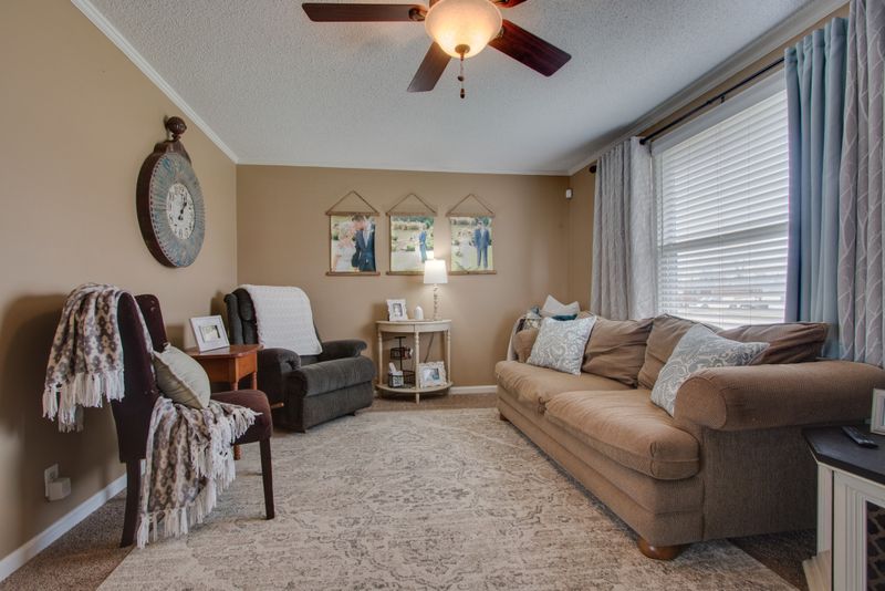 1110 Bel Aire Dr, Lebanon, TN 37087