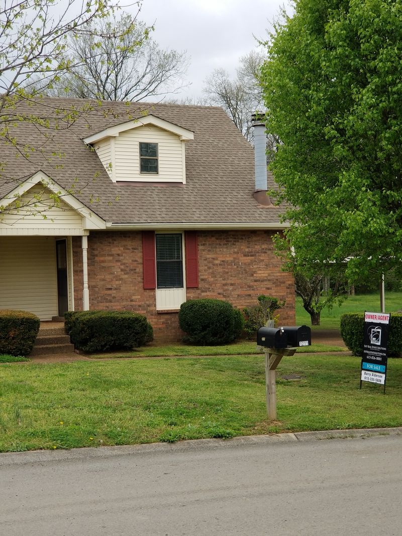 1211 N Graycroft Ave #1211, Madison, TN 37115