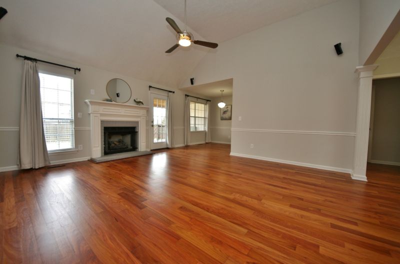 2502 English Hill Dr, Murfreesboro, TN 37130