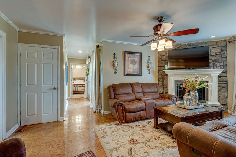 3904 Eckhart Dr, Nashville, TN 37211