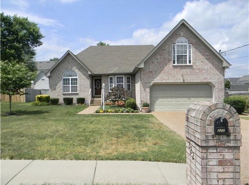 222 Parrish Pl, Mount Juliet, TN 37122