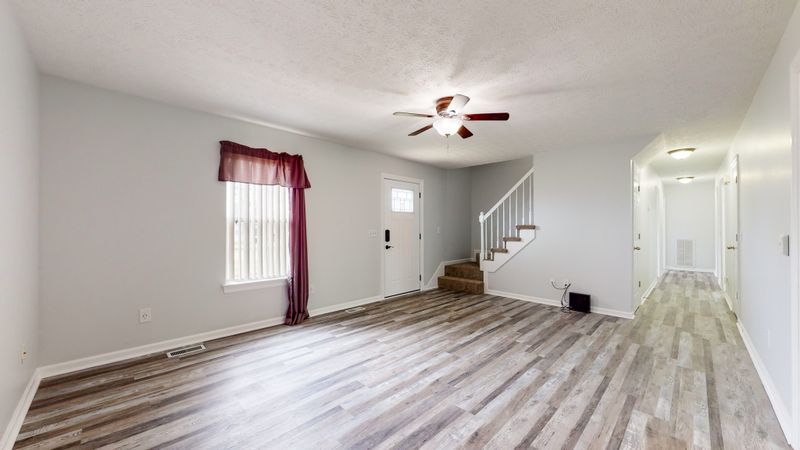 2619 Galahad Dr, Murfreesboro, TN 37127