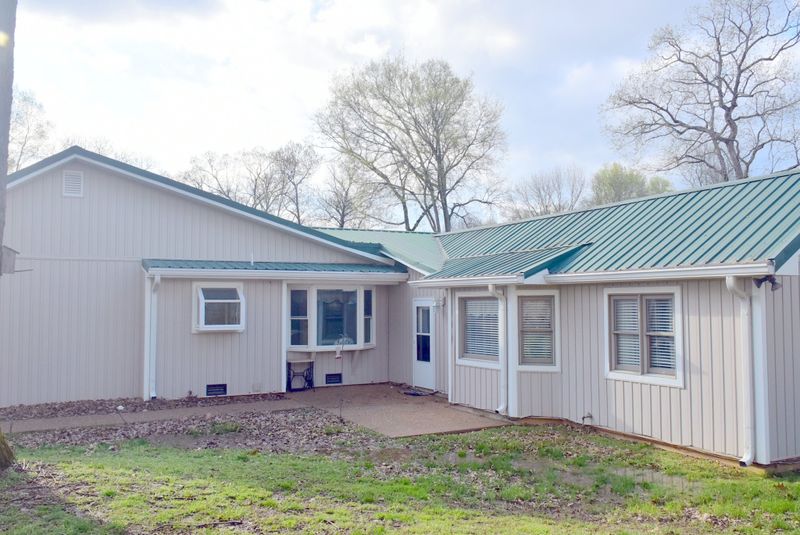 3045 Dell Dr, Hermitage, TN 37076