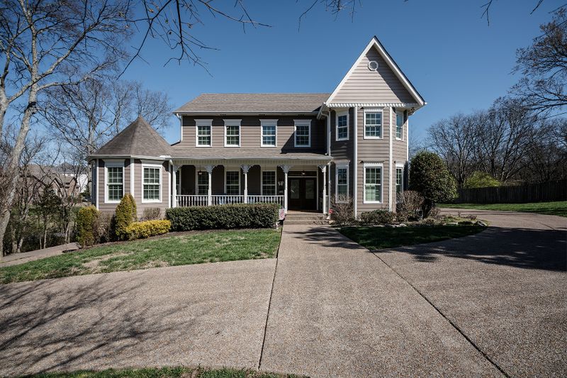 140 Bluegrass Cir, Hendersonville, TN 37075