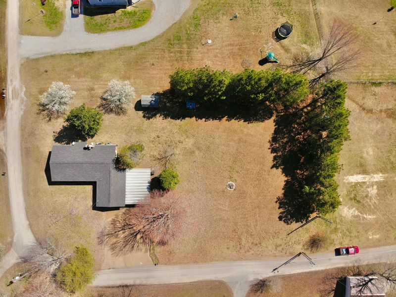 622 Whitfield Ln, White Bluff, TN 37187