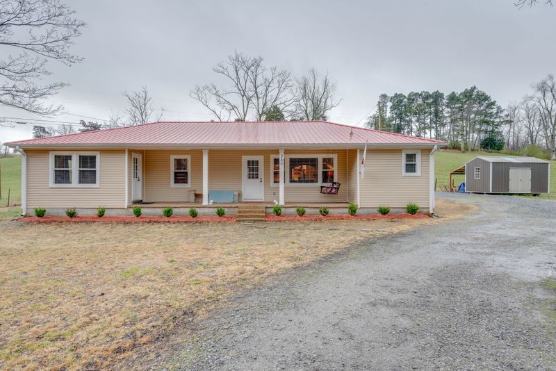 380 Gum Branch Rd, Burns, TN 37029