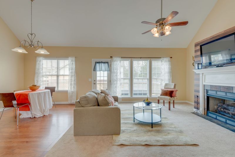 125 Saddle Creek Cir, Dickson, TN 37055