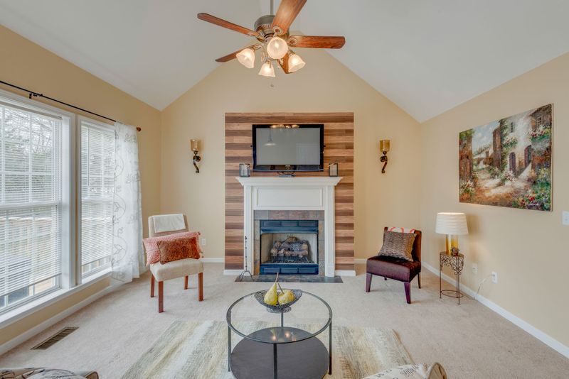 125 Saddle Creek Cir, Dickson, TN 37055