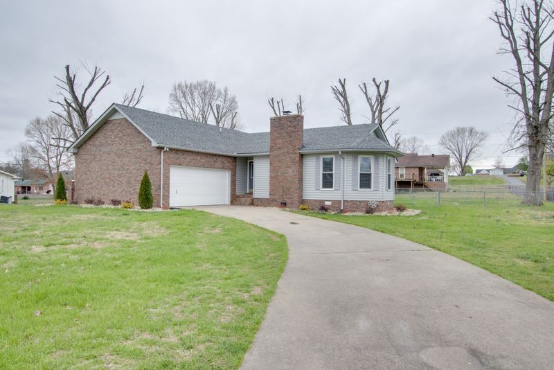 10 Oak Hill Ln, Carthage, TN 37030