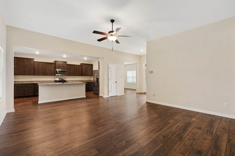 576 Fredericksburg Dr, Gallatin, TN 37066