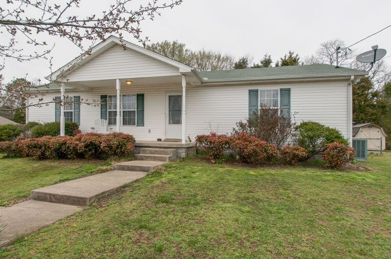 515 Corlew Cir, White Bluff, TN 37187