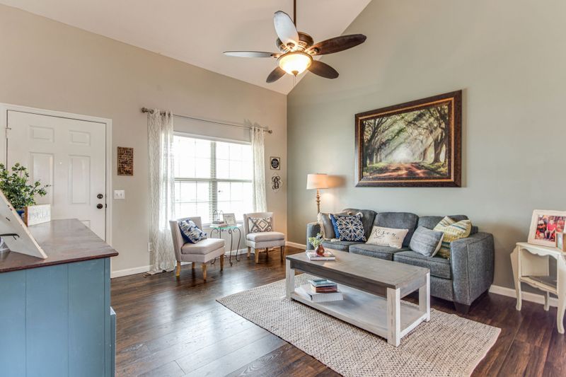 1914 Venada Trl, Murfreesboro, TN 37128