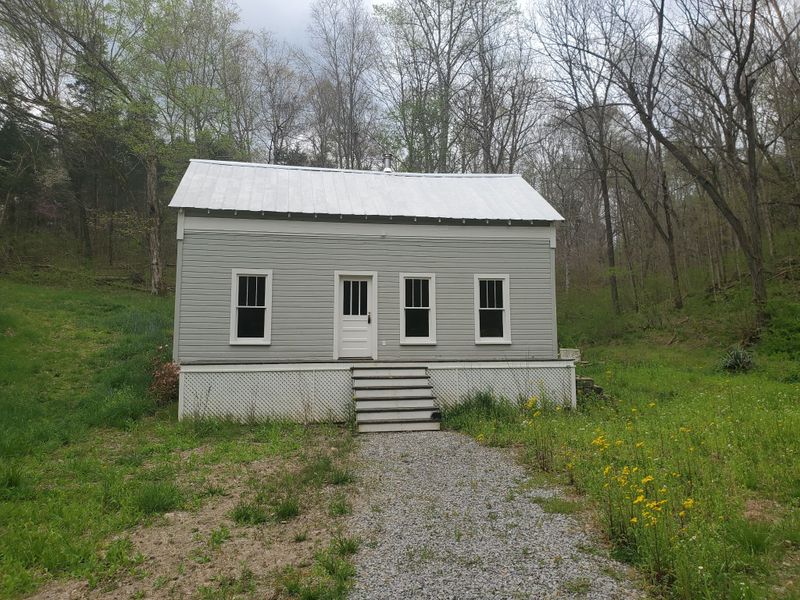 1050 Mccormick Rd, Clarksville, TN 37043