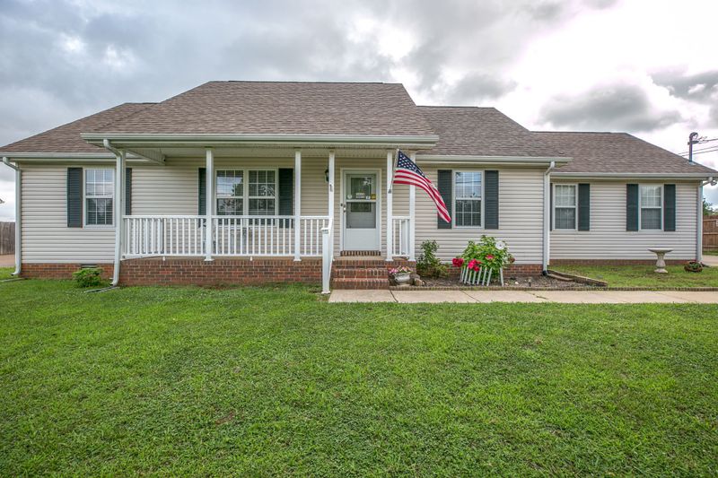 110 Crenshaw Dr, Murfreesboro, TN 37128