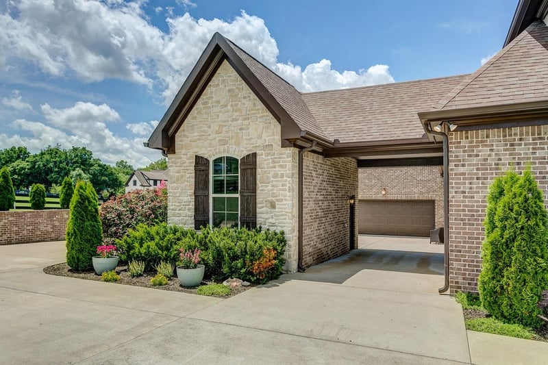 5501 Hawks Landing Dr, Arrington, TN 37014