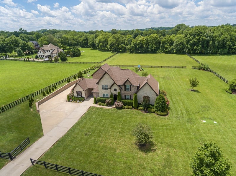5501 Hawks Landing Dr, Arrington, TN 37014