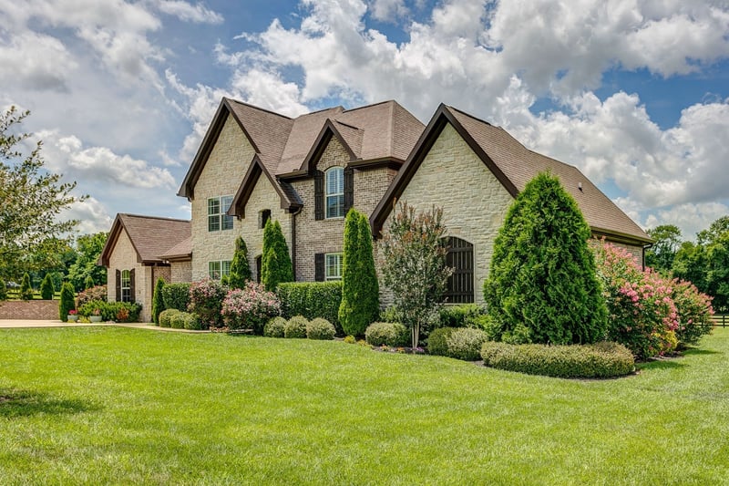 5501 Hawks Landing Dr, Arrington, TN 37014