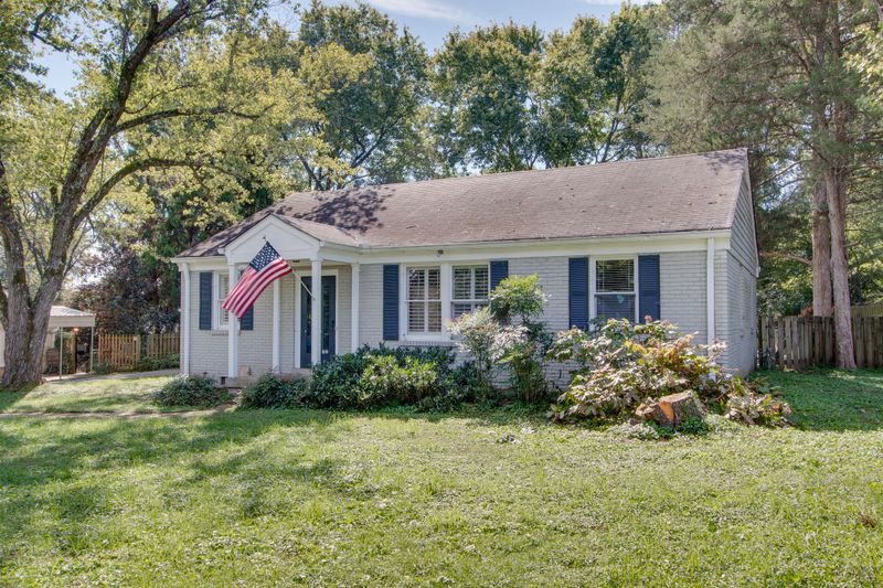 111 Allendale Dr, Nashville, TN 37205
