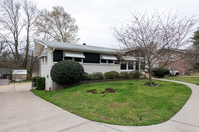 6561 Marauder Dr, Nashville, TN 37209