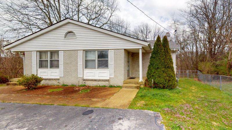 516 Trenton Ct, Hermitage, TN 37076