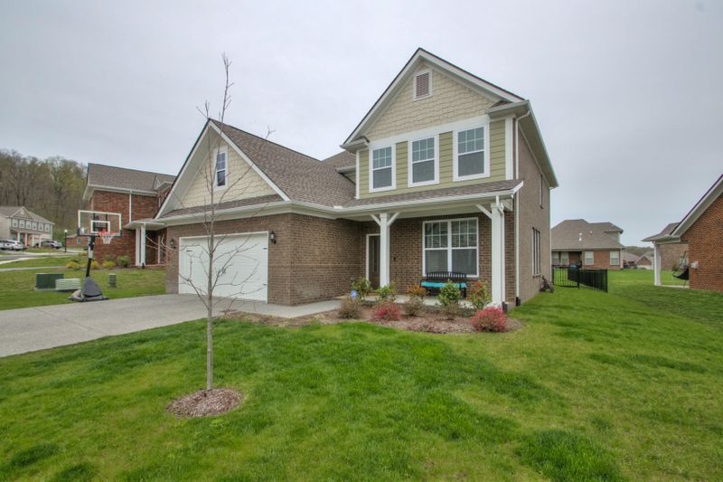 358 Blackthorn Ln, Gallatin, TN 37066