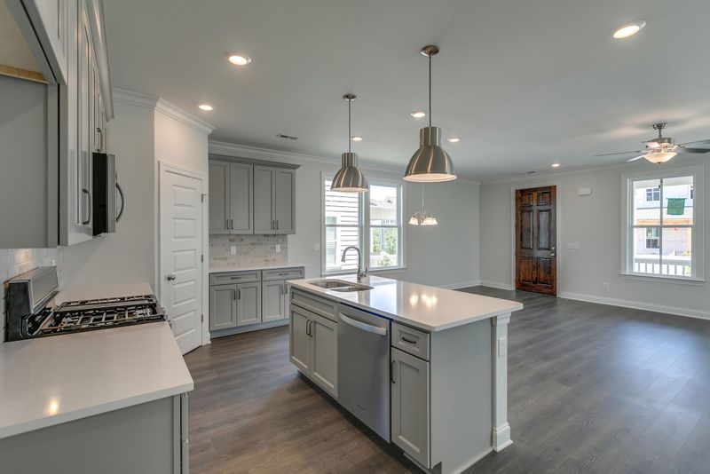 445 Dewar Dr N, Franklin, TN 37064