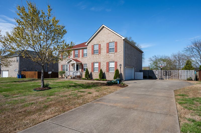 408 Brickle Dr, Murfreesboro, TN 37128