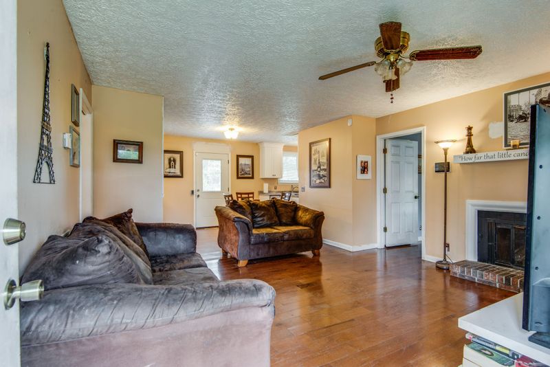 1524 Fall Dr, Nashville, TN 37207