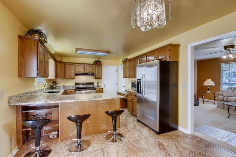 1029 Waters Edge Cir, Mount Juliet, TN 37122