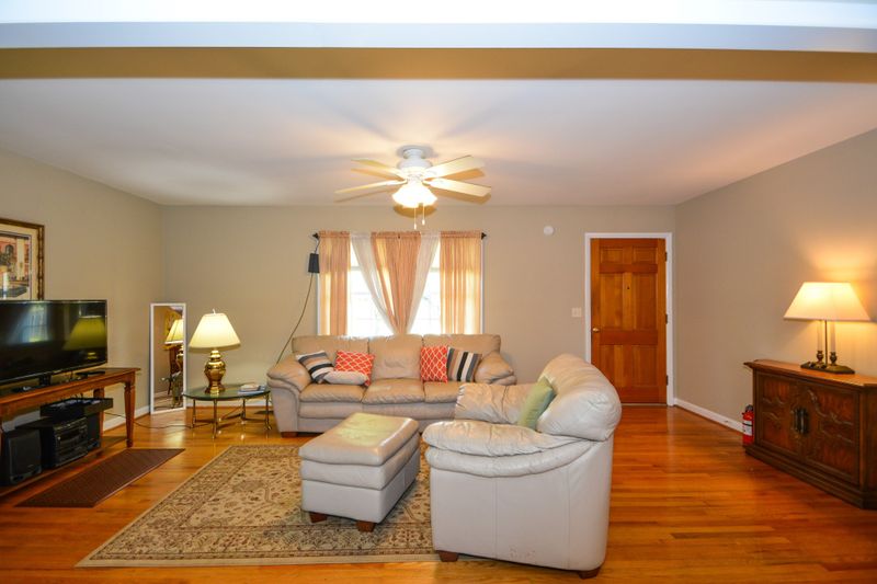 911 Elliott Dr, Murfreesboro, TN 37129