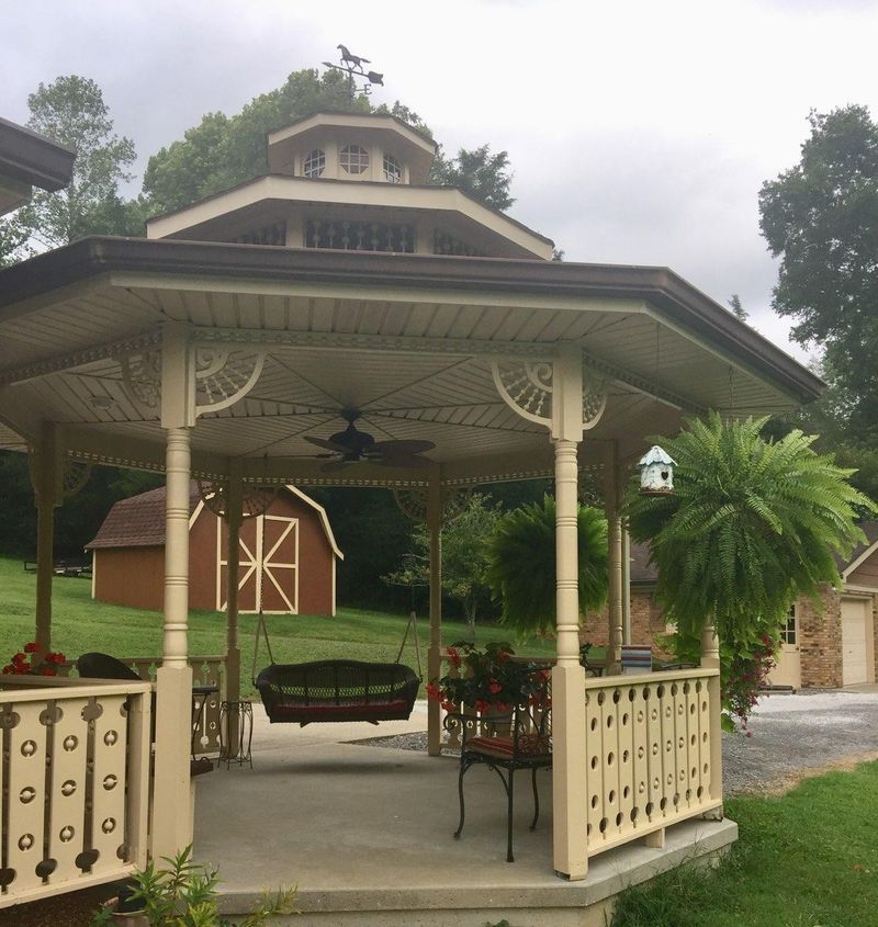 90 E Buffalo Rd, Pleasant Shade, TN 37145