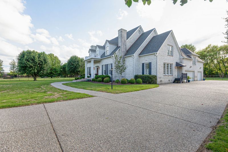 1161 Echo Ln, Franklin, TN 37069