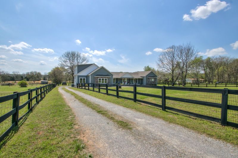 1746 Phillips Rd, Lebanon, TN 37087