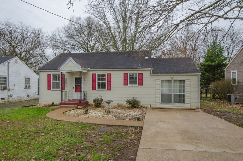 804 Gwynn Dr, Nashville, TN 37216