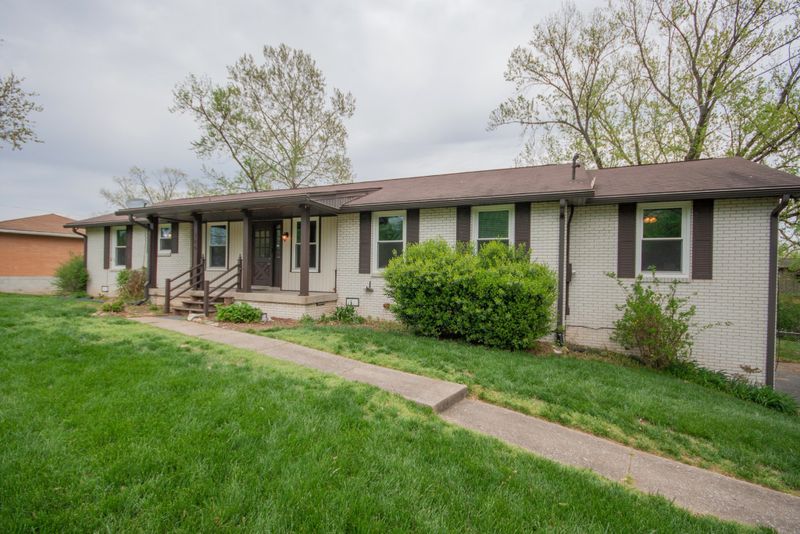 106 Georgetown Dr, Hendersonville, TN 37075